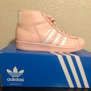 Adidas Youth size 6/women 8pro model K size 8